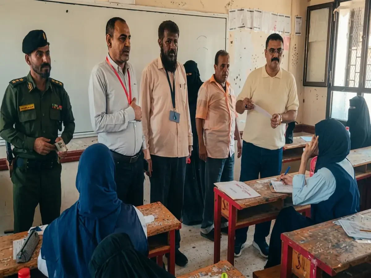 عاجل في عدن: مسؤول بارز يتفقد امتحانات الثانوية ويوجه قراراً هاماً لـ 2149 طالباً… ما هو؟