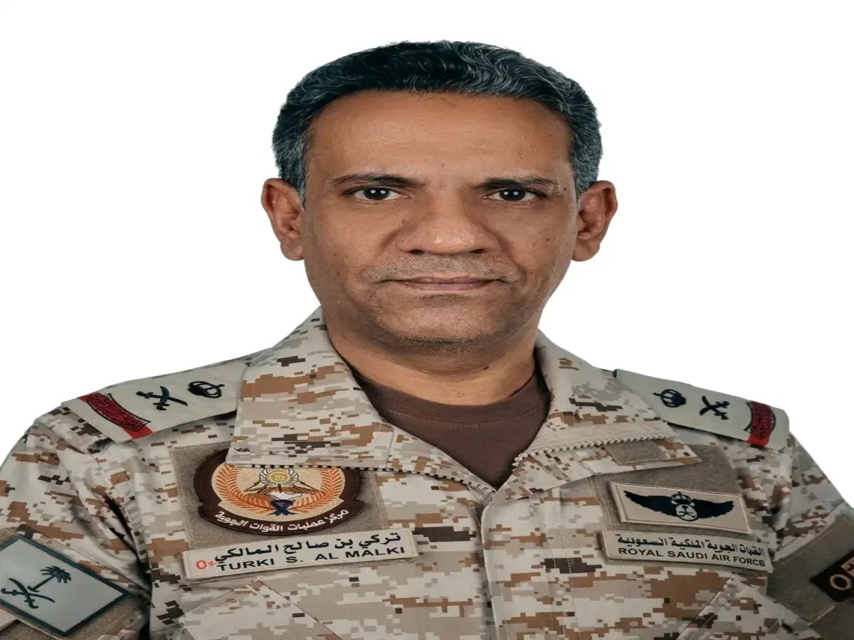 وزارة الدفاع تكشف الحقيقة الصادمة: صاروخ يمني انحرف باتجاهنا - قاعدة الأمير سلطان الجوية لم تُستهدف!