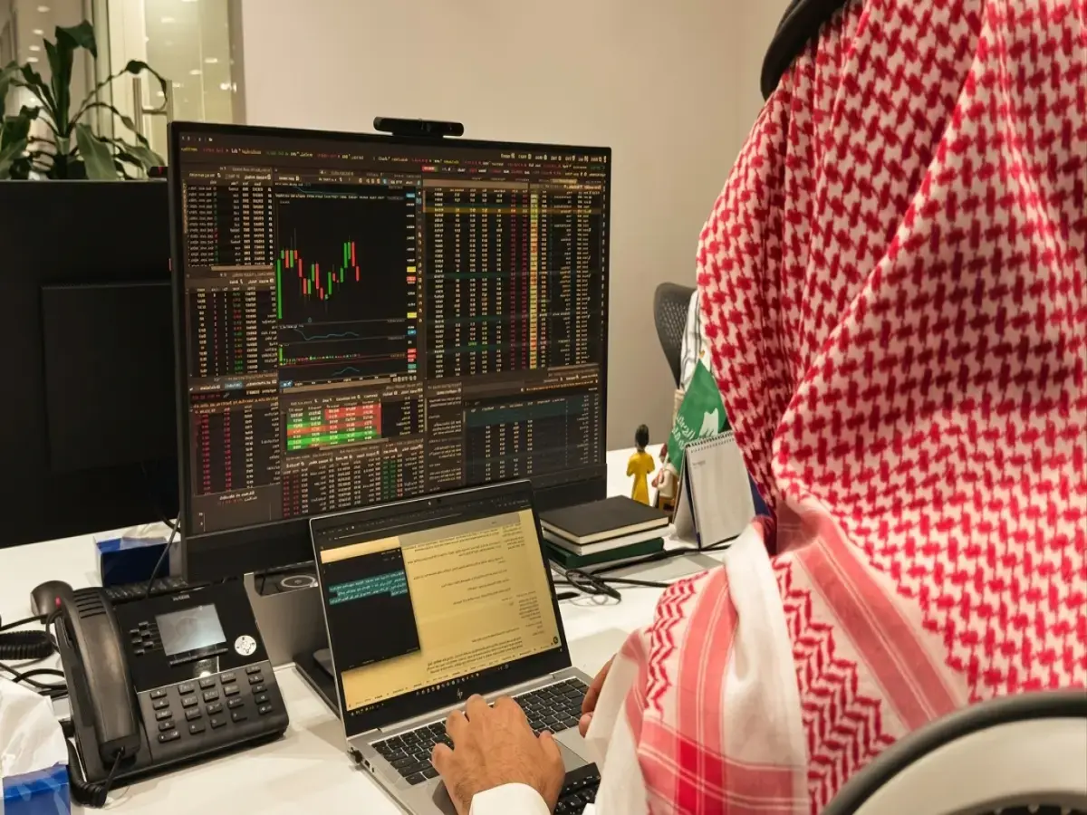 عاجل: تاسي ينقذ نفسه من كارثة محققة… البنوك والطاقة تقوده للصعود لكن 156 شركة تتراجع في الظل!