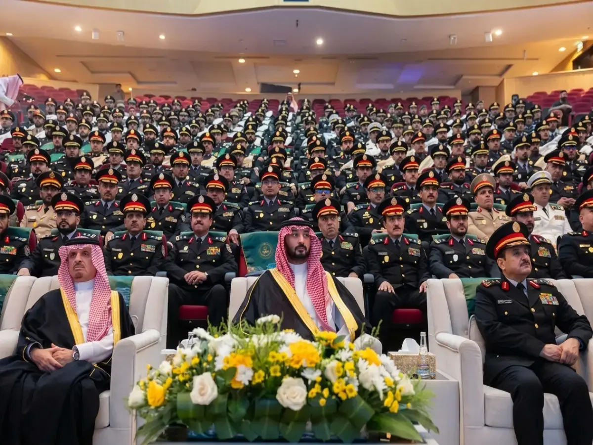 عاجل: وزير الحرس الوطني يعلن تخريج 162 ضابطاً جديداً… أبرزهم يتلقى "سيف الكلية"! (صور)