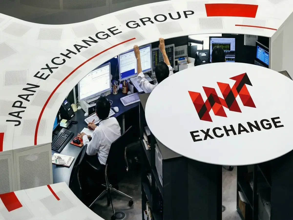 عاجل: ضربات أمريكية تزلزل أسواق آسيا… خسائر سريعة 0.7% وإرتفاع صاعق للنفط!