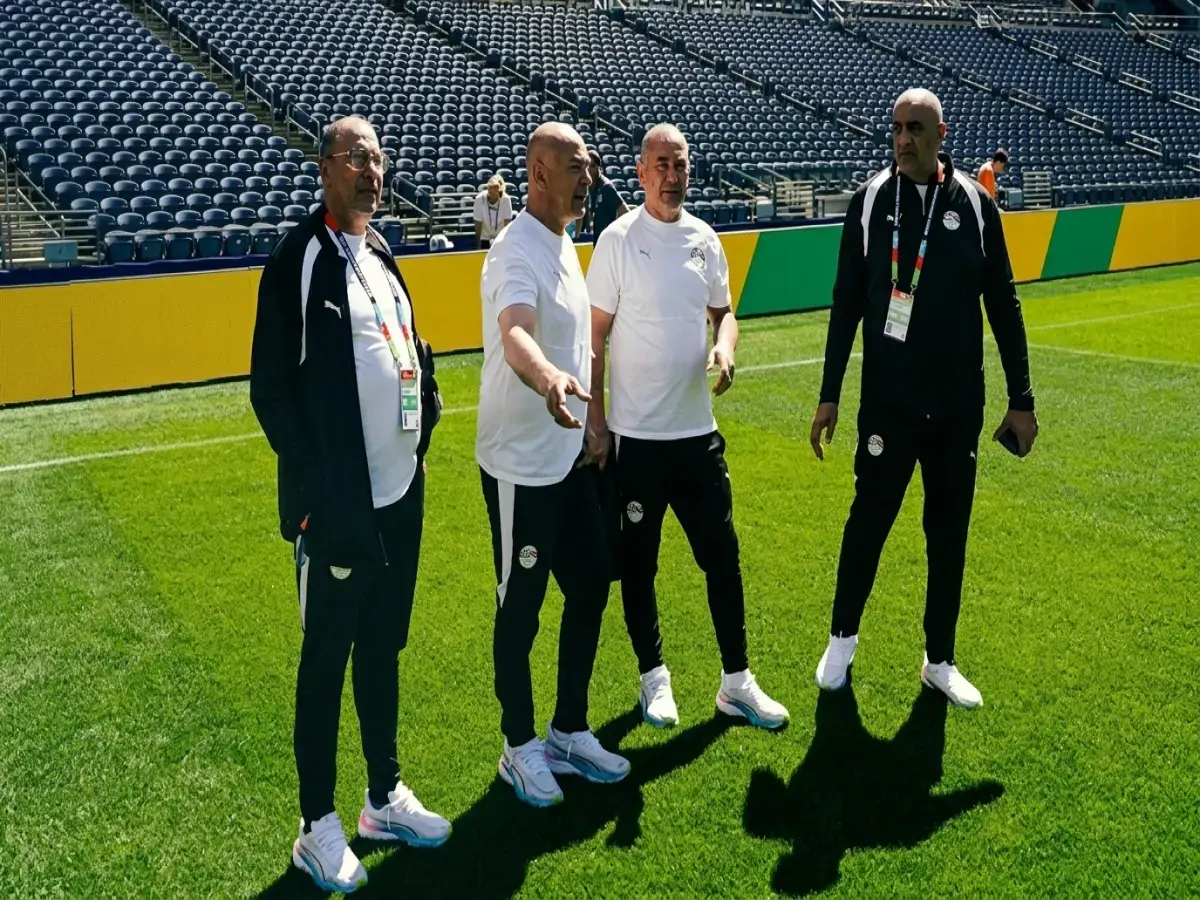 خلف الكواليس: الجهاز الفني للمنتخب المصري يتفقد ملعب بلجيكا قبل المباراة الحاسمة في كأس العالم 2026!