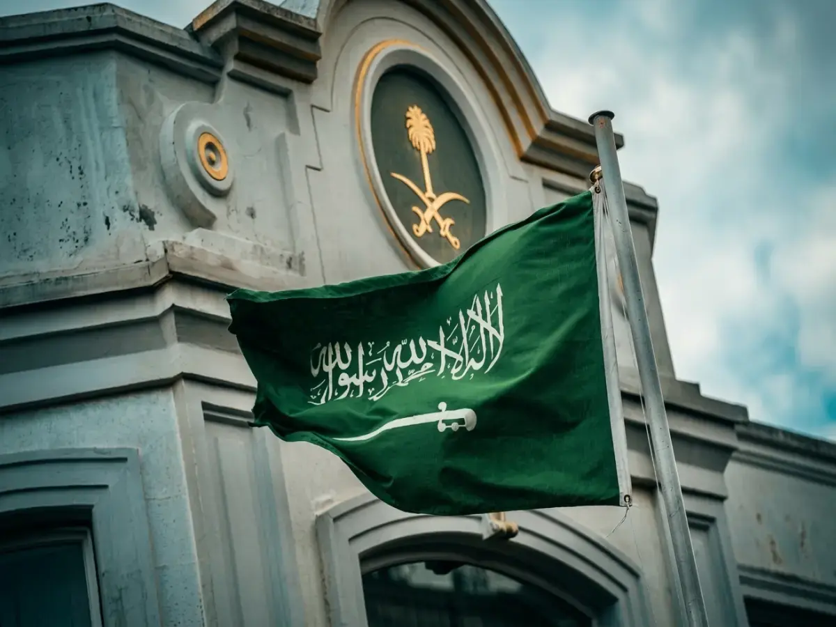 عاجل من الخارجية: سفارتنا في جاكرتا تحذر السعوديين من خطر محدق… مظاهرات مرتقبة قد تغير الأجواء خلال ساعات!