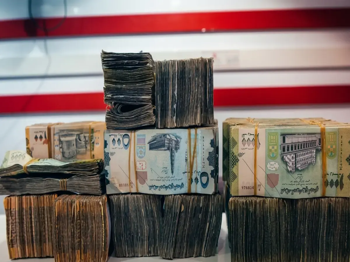 صادم: حرب العملات في اليمن تفضح كارثة اقتصادية… الريال السعودي من 140 إلى 410 ريالاً في نفس البلد!