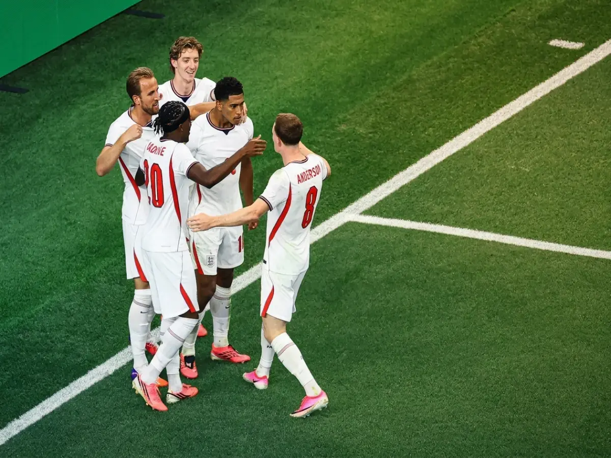 انفجار هجومي يهز كأس العالم! إنجلترا تسحق كرواتيا 4-2 بأهداف درامية… هل هذا هو الفريق المرشح للقب 2026؟