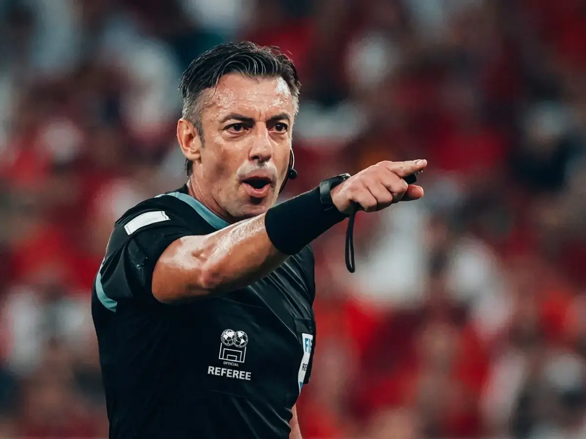 عاجل: البرازيلي الخطير الذي سيحكم معركة السعودية وإسبانيا... صاحبته 3 قرارات أثارت غضب ميسي ويشغله!