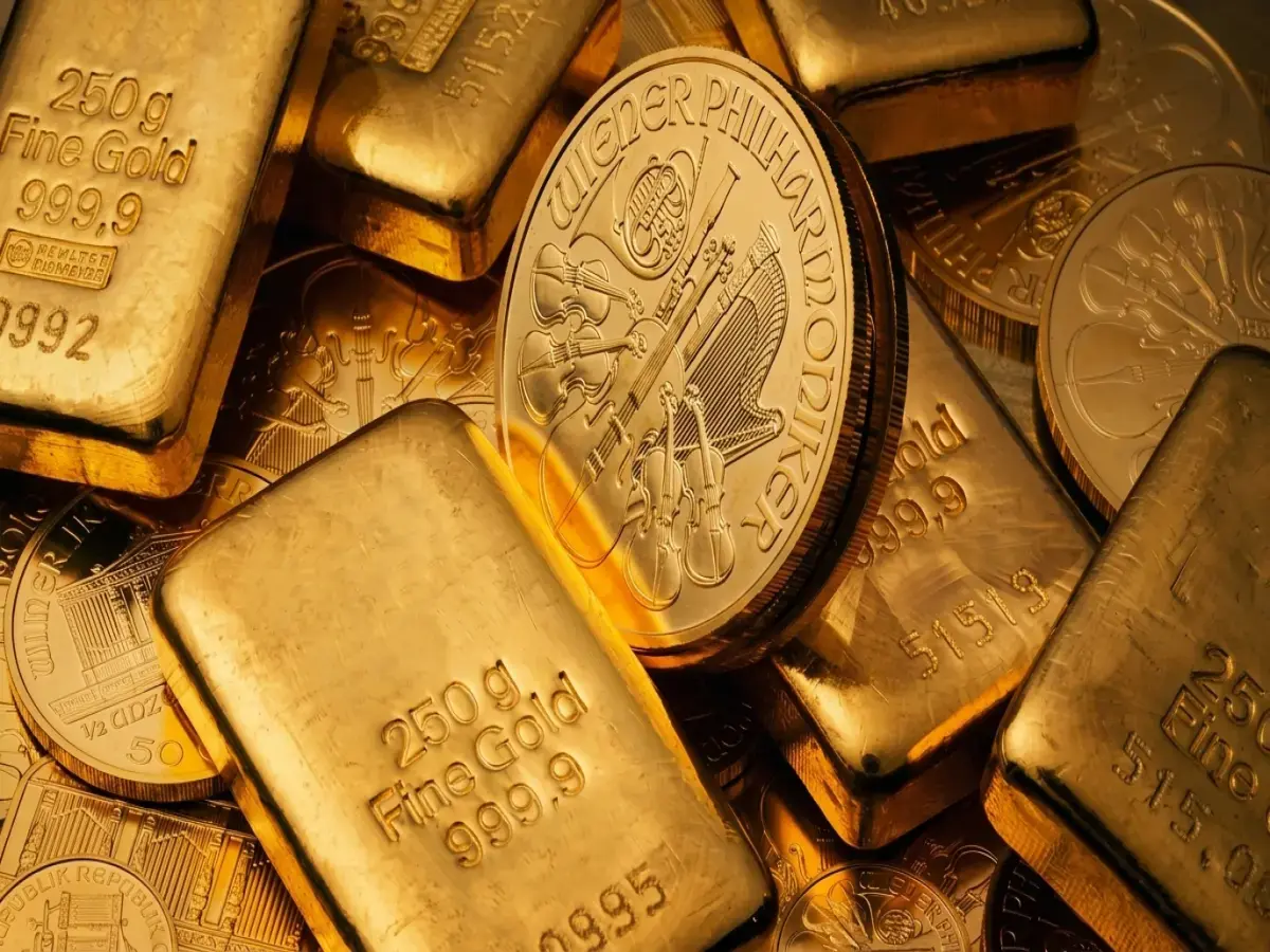 انهيار الذهب في مصر اليوم: سعر الجنيه الذهب والسبائك يهبط في سوق الذعر… كم خسر سبيكة 100 جرام؟