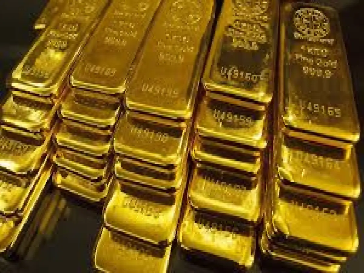 انهيار صادم: الذهب يخسر 25% رغم التضخم الجامح... السر الحقيقي وراء التراجع المذهل!
