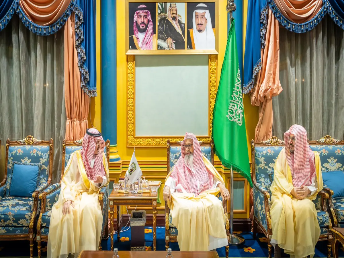 حوار خاص: مفتي المملكة يستقبل رئيس ديوان المظالم - ماذا دار في اللقاء الذي يهزّ الأوساط الدينية والقضائية؟