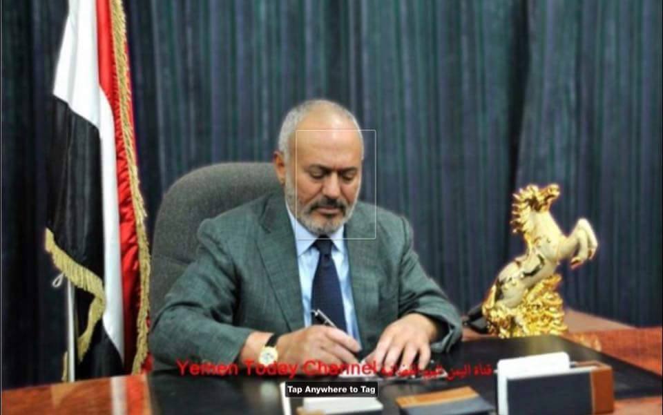 «صالح» يبعث برسالة سياسية من جوار إحدى المقابر .. ماذا قال ؟