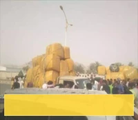 لأول مرة في التاريخ اهالي مدينة يمنية يمنعون شاحنات القات من الدخول ويطالبون بمنع تعاطي وبيع القات في مدينتهم!