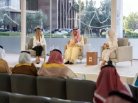 عاجل: الخليج يتفوق على أوروبا ويكشف عن خطة الـ 300 مليار دولار... التأشيرة الموحدة 2026!