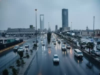 تحذير عاجل: عاصفة مدمرة تضرب 8 مناطق بالمملكة الإثنين… سيول جارفة وبرد ورياح جنونية!