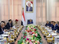 عاجل: انهيار تام للحكومة اليمنية... 3 وزارات ومحافظ ينقلبون على الشرعية ويعلنون الولاء للزبيدي!