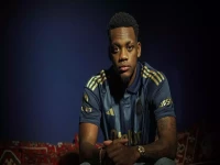 عاجل: بونو يصدم الجميع ويخطف جائزة إفريقيا من أمام صلاح... والمنافسة تشتعل على اللقب الأكبر!