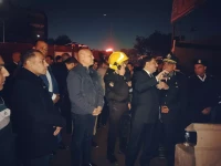 عاجل: حريق ضخم يلتهم 2000 متر من الأخشاب بالمرج - 12 سيارة إطفاء تكافح النيران!