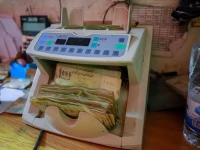 صادم: الريال اليمني ينهار بفارق جنوني 300%... الدولار في عدن بـ1633 وفي صنعاء بـ540!