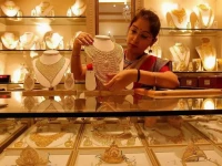 صادم: سعر الذهب في عدن يفوق صنعاء بـ 3 أضعاف اليوم - عيار 21 يحطم الأرقام!