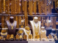 صادم: جنيه الذهب في عدن يكلف 3 أضعاف سعره في صنعاء.. هل انهار الريال نهائياً؟