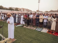 عاجل: الصبيحي والزنداني يؤديان صلاة العيد في عدن ويوجهان رسالة قوية للانقلابيين - قرار مصيري قادم!