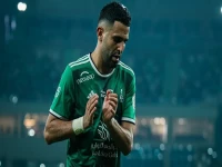 رجل الحسم الرياض محرز يُسجل رقمًا خياليًا ويُنهي لعنة الأهلي بهدفين ضد الدحيل!