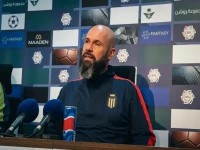 مدرب الخليج يحذر: الهلال سيكون في أوج شراسته بعد فوز القادسية على النصر... وهذه هي خطته السرية للصمود في المباراة!