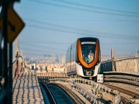 لو سألتك عن أهم مشروع يغير نمط الحياة في الرياض... لا تذكر القديمة أو الدرعية... فقط اذكر هذا الرقم: 65 كيلومتر هو جوهر التحول الذي تطلقه الهيئة العامة للنقل.