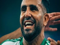 تسريب عقد محرز يفجر انقساماً داخل الأهلي: 15 مليون يورو تضع مستقبل النجم في كفة الخطر!