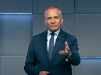 عاجل: أحمد موسى يناشد وزيرة التضامن ومحافظ القاهرة… هذه 3 مطالب لإنصاف بائع جرائد مسن سرقوا أمواله في وضح النهار!