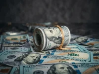 أسعار صرف اليمن مساء الأربعاء: العاصمة عدن تتحدى التقلبات... المستقر يحبط المتداولين!
