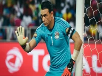 تاريخي: الحضري عميد العالم بعمر 45 عام.. وايتسايد أصغر لاعب بعمر 17 فقط.. المفارقة الصادمة تفصلهم 28 سنة!