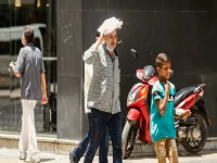 عاجل: القاهرة تقترب من 40°.. والأرصاد تحذر من ظروف خطيرة - أتربة ورياح 60 كم تشل حركة عدة محافظات!