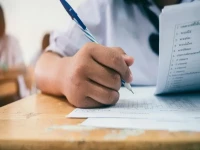 عاجل لأولياء الأمور: الوزارة تعلن شروط امتحان العربي للإعدادية 2026.. نماذج استرشادية تكشف مفاجأة لطلاب مصر!