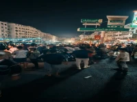 عاجل: شعب عدن ينتفض… صور صادمة لتجمعات المعلا تطالب بحلول فورية للكهرباء قبل انفجار غضب الجماهير!