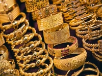 عاجل: سعر الذهب يسجل قفزة جنونية في السعودية اليوم… عيار 21 يقترب من رقم صادم!