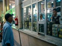 عاجل: البنك المركزي يشن حرباً على التجاوزات.. سحب تراخيص وإغلاق منشآت صرافة مخالفة في لحج وشبوة!