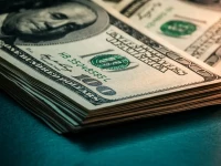 صادم: الريال السعودي ينخفض لـ 410 ريالات والشراء.. والدولار يتجاوز 1550 للمرة الأولى في عدن!