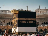 حصري ومرتقب بشدة: شاهد كيف تُهيأ كسوة الكعبة المشرفة بسرية تامة - استعداداً لتغيير تاريخي مع مطلع العام الهجري