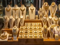 عاجل: فجوة مذهلة في أسعار الذهب بين عدن وصنعاء… شاهد السعر الذي دفع اليمنيين للهستيريا!