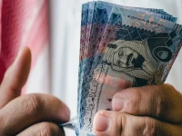 عاجل: البنوك الكبرى تعلن انهيار الريال السعودي في مصر… قفزات جنونية للدولار تهز الأسواق!