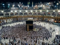 حصري: المملكة تكشف تفاصيل تأشيرة العمرة 1448.. رسومها 300 ريال ومزايا صادمة خلال 24 ساعة فقط!
