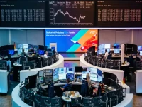 عاجل: أسهم أوروبا تهوي 2% والأسهم التعدينية تنهار.. وكارثة تنتظر المستثمرين!