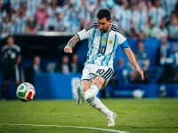 عاجل: رونالدو يحقق المستحيل رقمياً في 6 بطولات عالم… رقم لن يصل إليه ميسي أبداً!