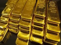 انهيار صادم: الذهب يخسر 25% رغم التضخم الجامح... السر الحقيقي وراء التراجع المذهل!