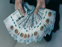حالة طوارئ مالية: الريال السعودي ينهار فجأة في 5 بنوك كبرى… هل سيصل الجنيه إلى 15؟