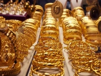 انهيار مفاجئ: عيار 21 يخسر 1110 جنيه في أقل من شهر - هل تهوي 6000 جنيه قريباً؟