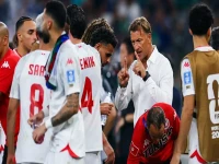 مشهد صادم: رونالدو يقطع سؤال الصحفي عن ميسي فوراً - هذا ما قاله أمام الكاميرات! (فيديو)