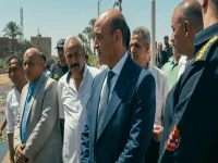 عاجل ومؤلم: مأساة تروسيكل أسيوط تحصد أرواح 8 أطفال في لحظات.. محافظ يصدر قراراً فورياً لحماية الترع من كوارث متكررة!