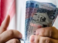 صدمة العملات: الريال السعودي ينهار في 5 بنوك كبرى... تعرف على آخر الأسعار الآن! ⬇️