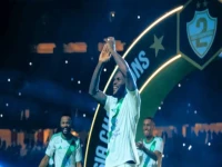 عاجل: فرانك كيسيه يرفض الحديث عن مستقبله بعد انتهاء عقده مع الأهلي... وأسرار جديدة عن نادٍ سعودي كبير!